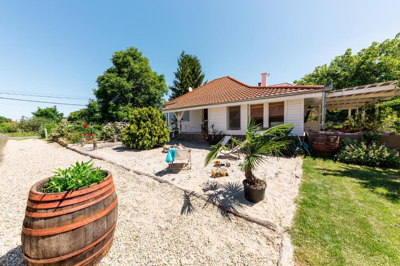 Berrybay Holidayhome Balatonkeresztúr Eksteriør bilde