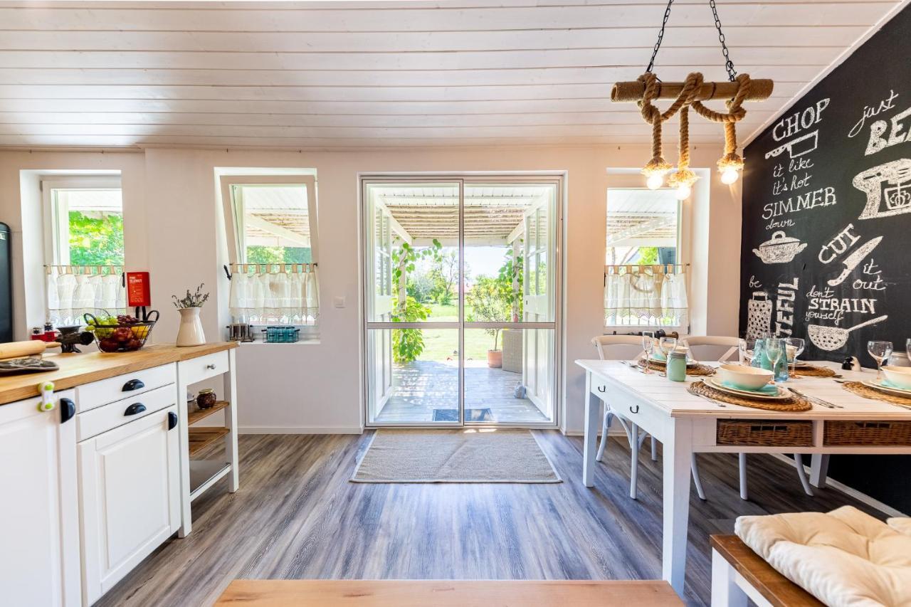 Berrybay Holidayhome Balatonkeresztúr Eksteriør bilde