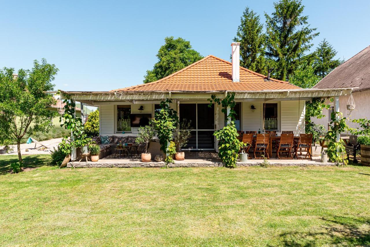 Berrybay Holidayhome Balatonkeresztúr Eksteriør bilde
